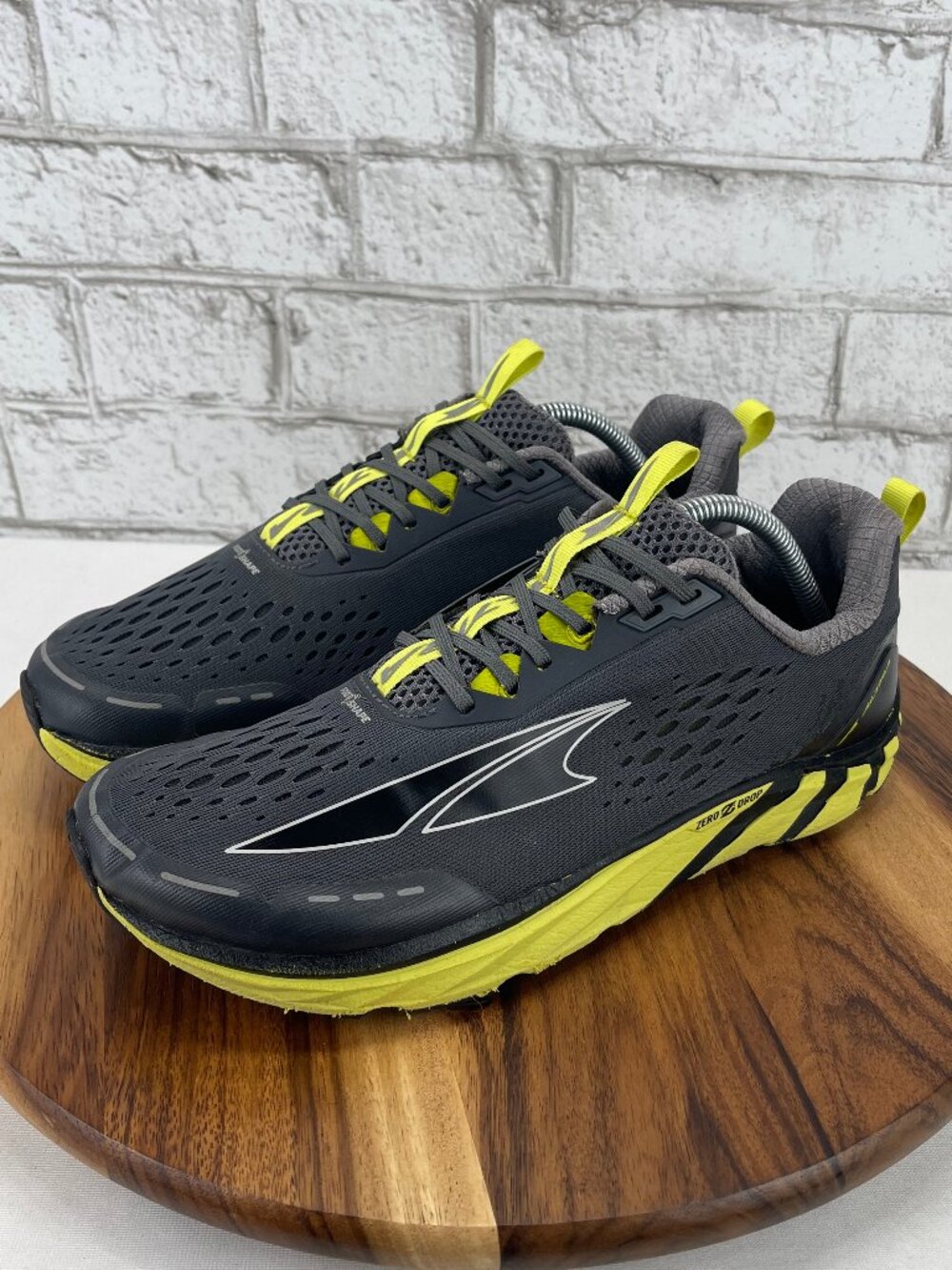 Altra Torin 4 ALM1937F232 Mens Sz. 10 Zero Drop Gray Yellow Road Running Shoes